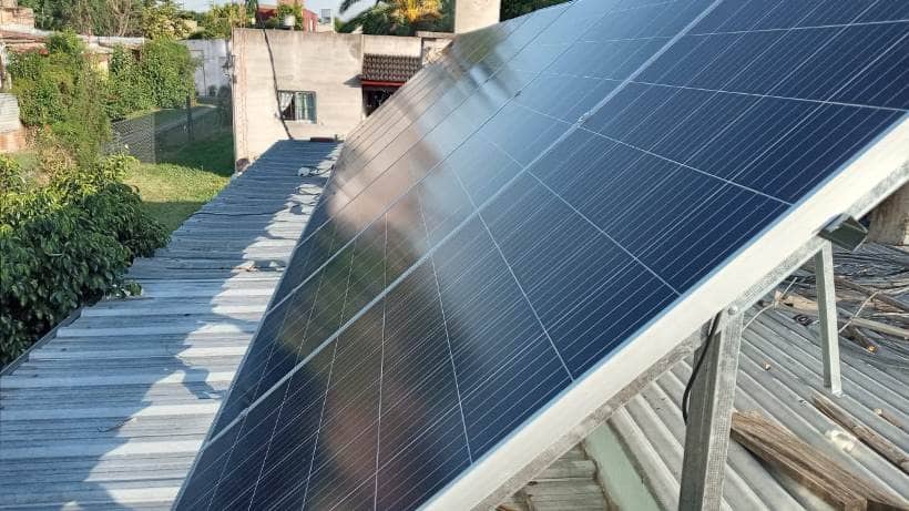 Luján tiene la primera radio de la provincia abastecida con energía solar
