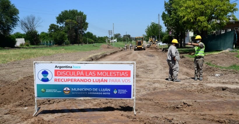 Continúan los trabajos de pavimentación en el barrio San Cayetano