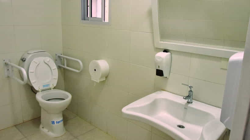 El Palacio Municipal ya cuenta con un baño para personas con discapacidad