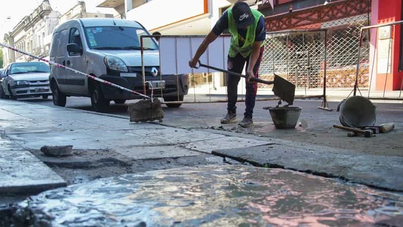 Reparación de veredas en la calle San Martín