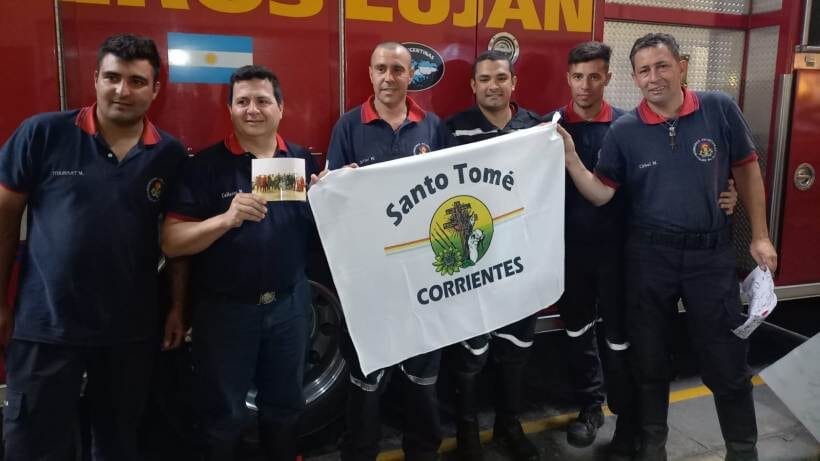 Emotivo recibimiento a los bomberos que combatieron el fuego en Corrientes