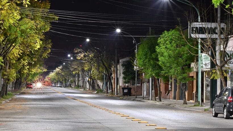 Instalaron luminarias LED en la avenida Doctor Muñiz