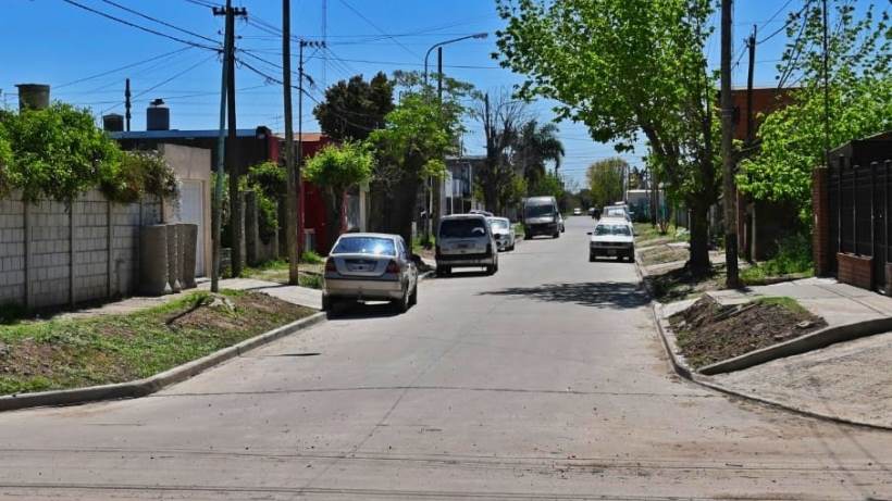 Habilitaron tres nuevas cuadras de asfalto en el barrio Zapiola