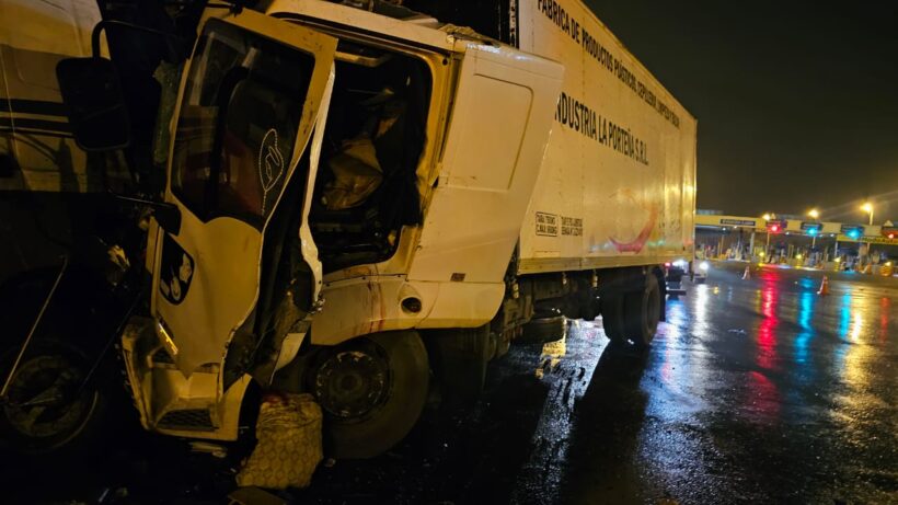 Choque de camiones dejó a una mujer herida de gravedad